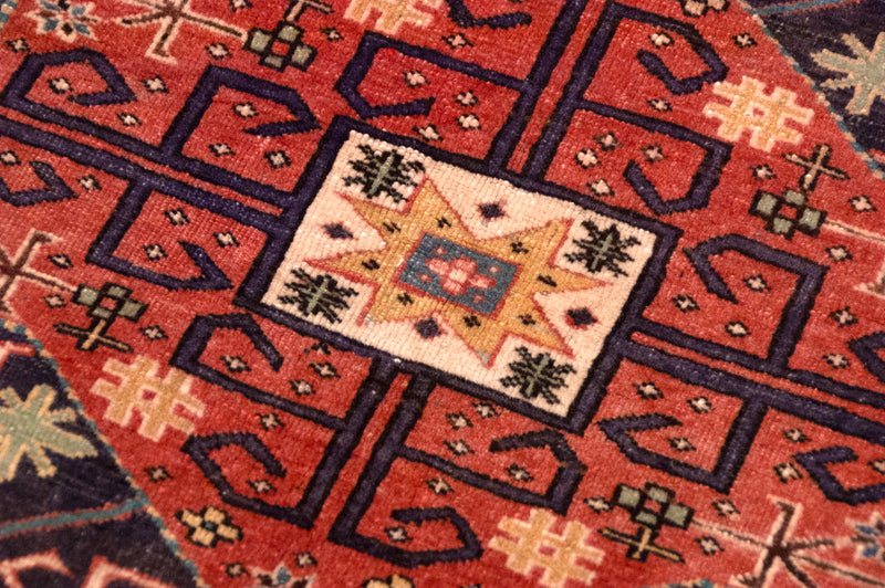 Alfombra caucásica rusa vintage