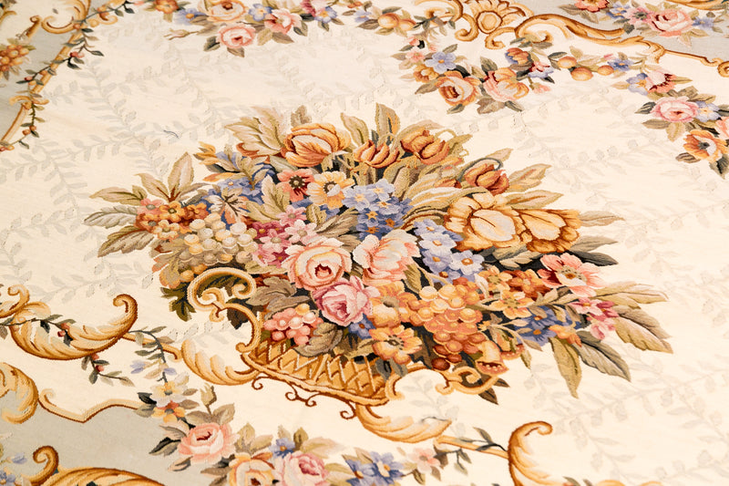 Tapiz Aubusson de lujo. Diseño floral clásico. Hecho a mano. Añade elegancia a cualquier habitación.